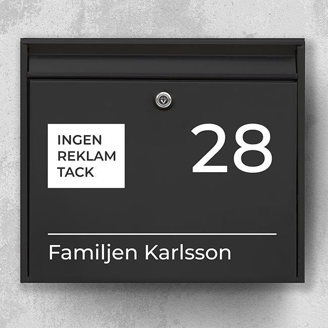 Brevlådeetikett – med "Ingen reklam", stort husnummer och efternamn (baslinje)
