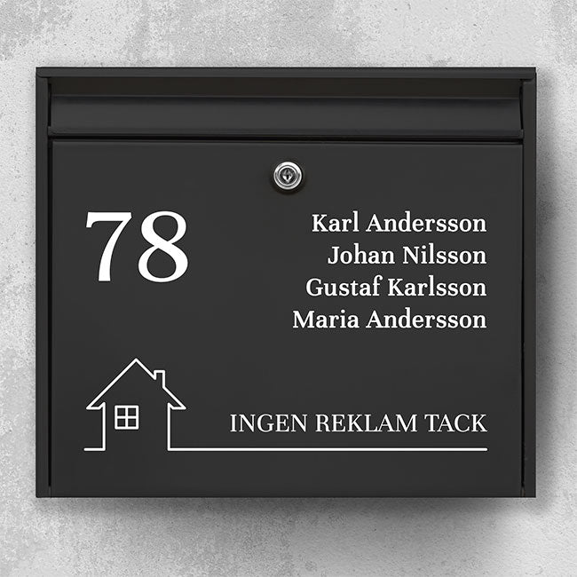Klassisk brevlådeetikett – nummer till vänster, tydlig namnlista och fält i botten med texten ”Ingen reklam tack” – robust utomhusklistermärke